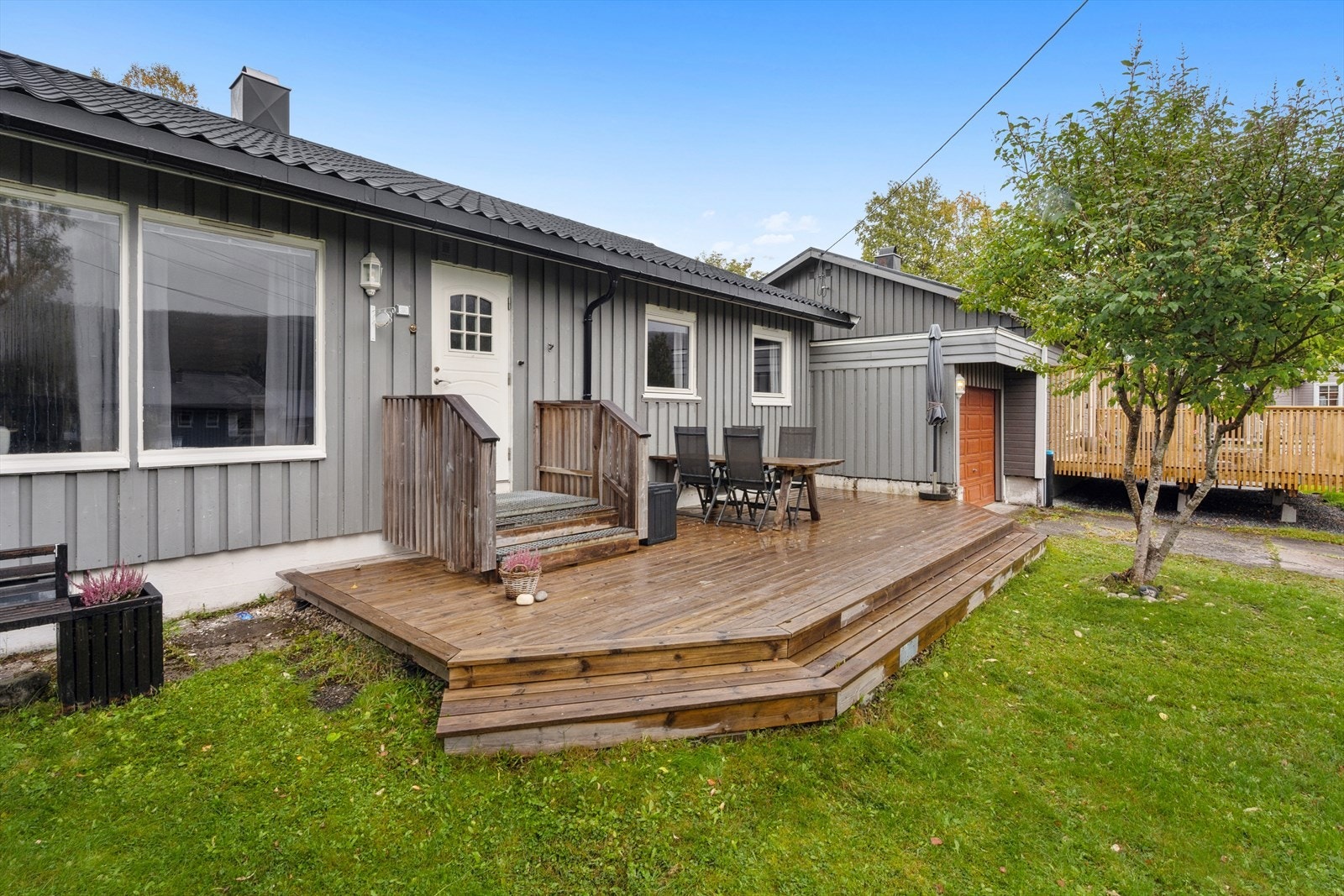 Et hyggelig inngangsparti ønsker deg hjertelig velkommen hjem. Galleribilde