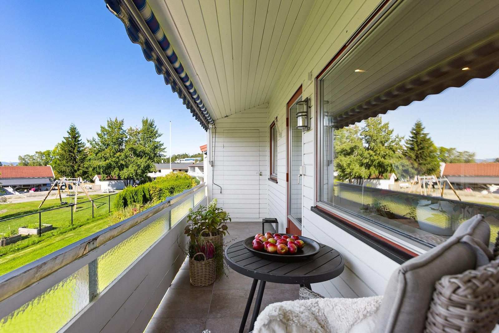 Romslig balkong Galleribilde