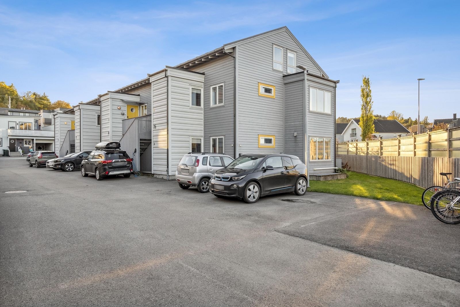 Fasade - Parkering og gjesteparkering medfølger Galleribilde