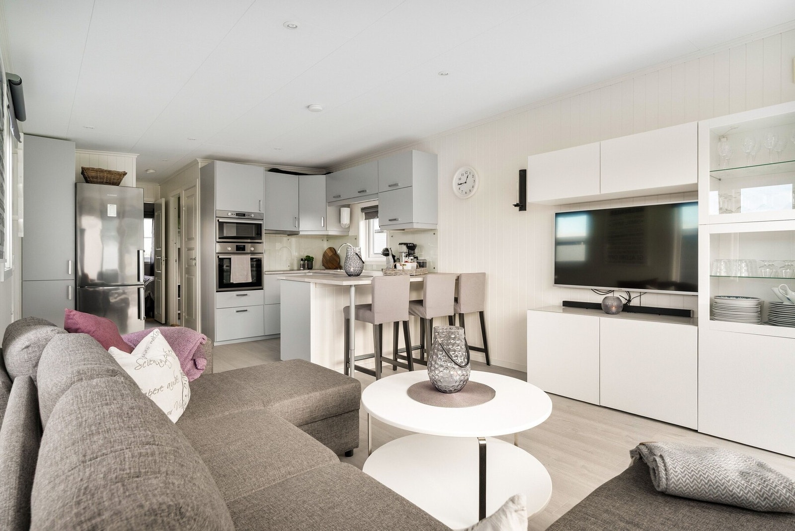 Varmekabler i gulv på stue, kjøkken og gang Galleribilde