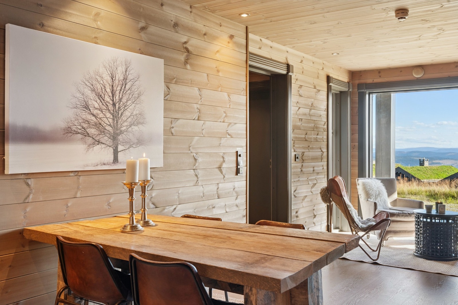 Utsikten kan nytes fra hele stuearealet Galleribilde