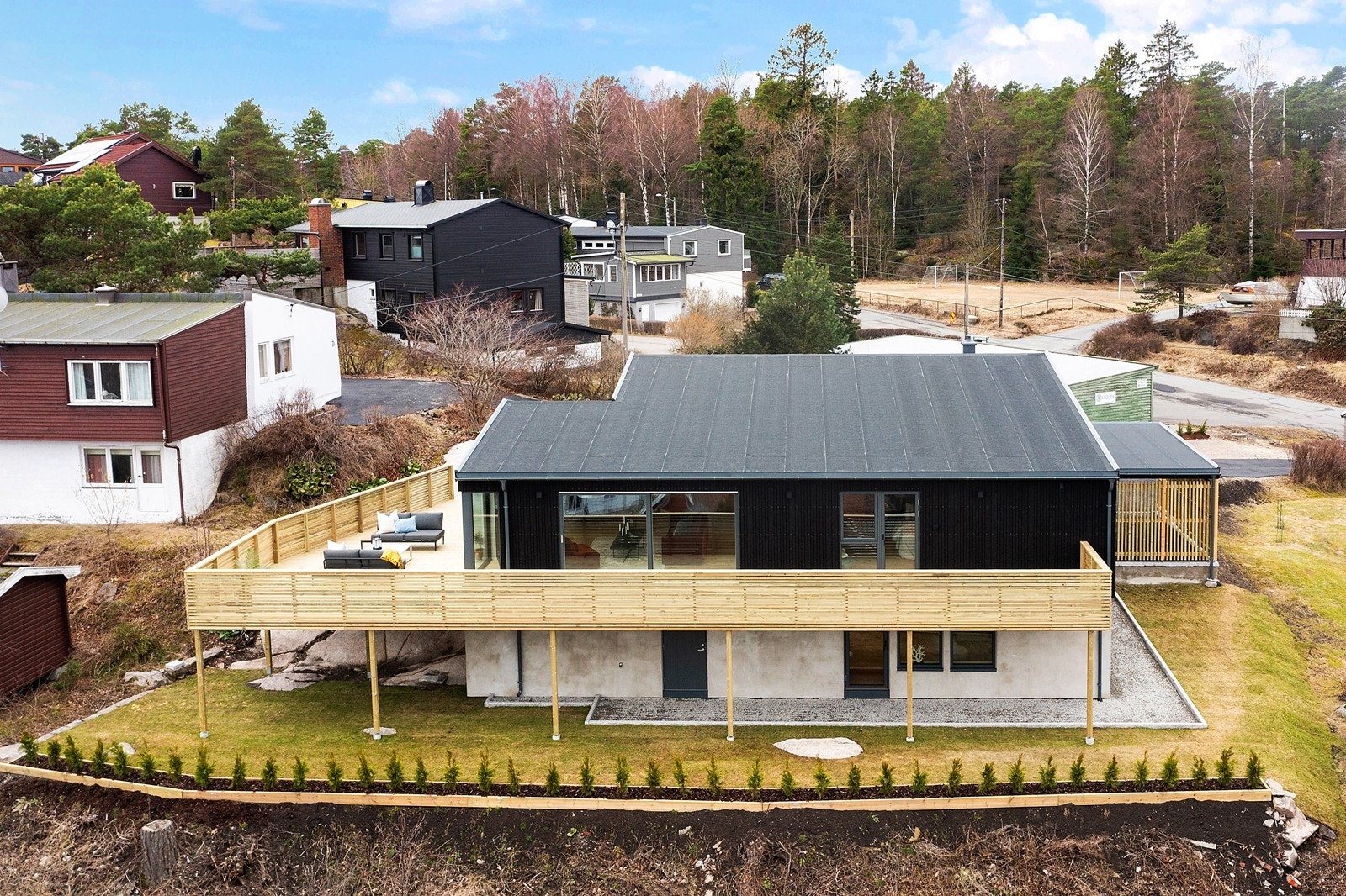 Romslig, pen og innholdsrik enebolig med 4 soverom Galleribilde