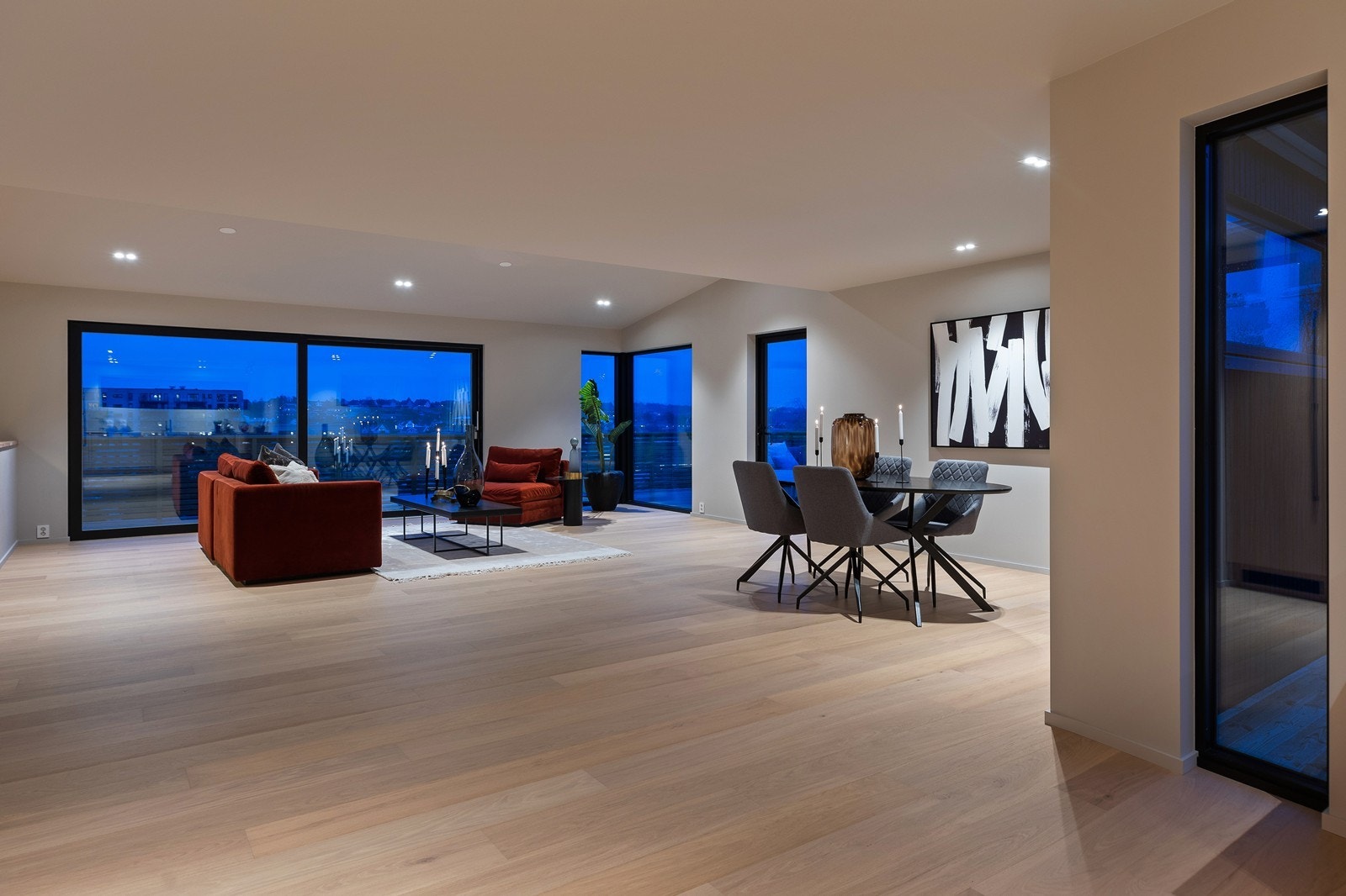 Luftig, åpent, og flott utsikt mot nærområdene Galleribilde