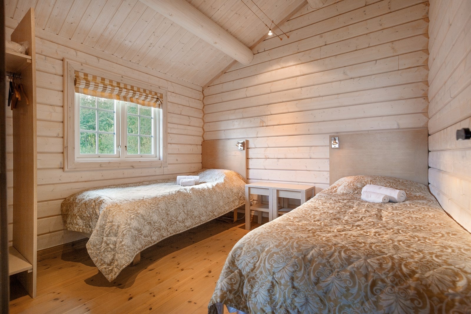 Soverommene i 1.etasje er på hhv. 8,5 og 8,6 kvm. Galleribilde