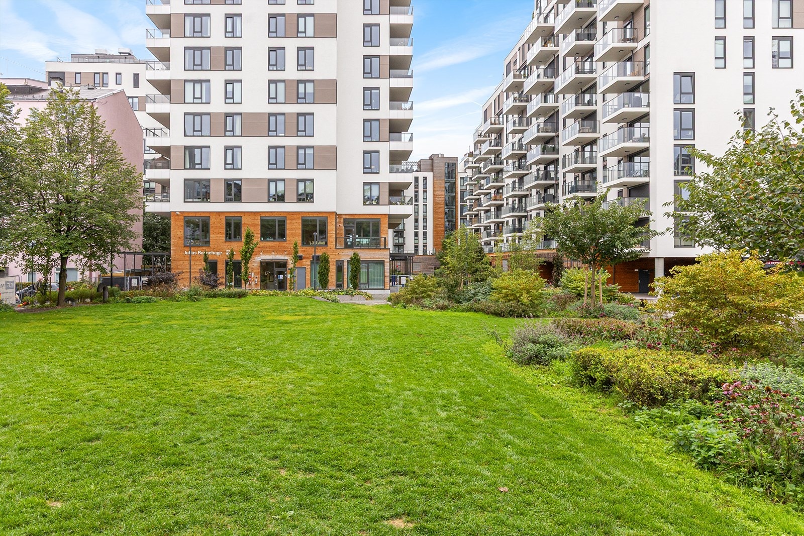 Felles uteområe. Galleribilde