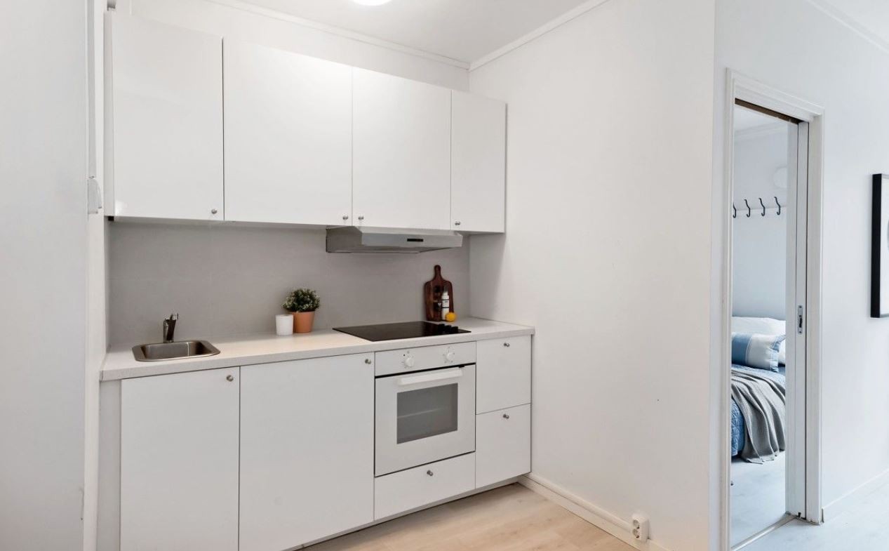 Kjøkken med god skapplass Galleribilde