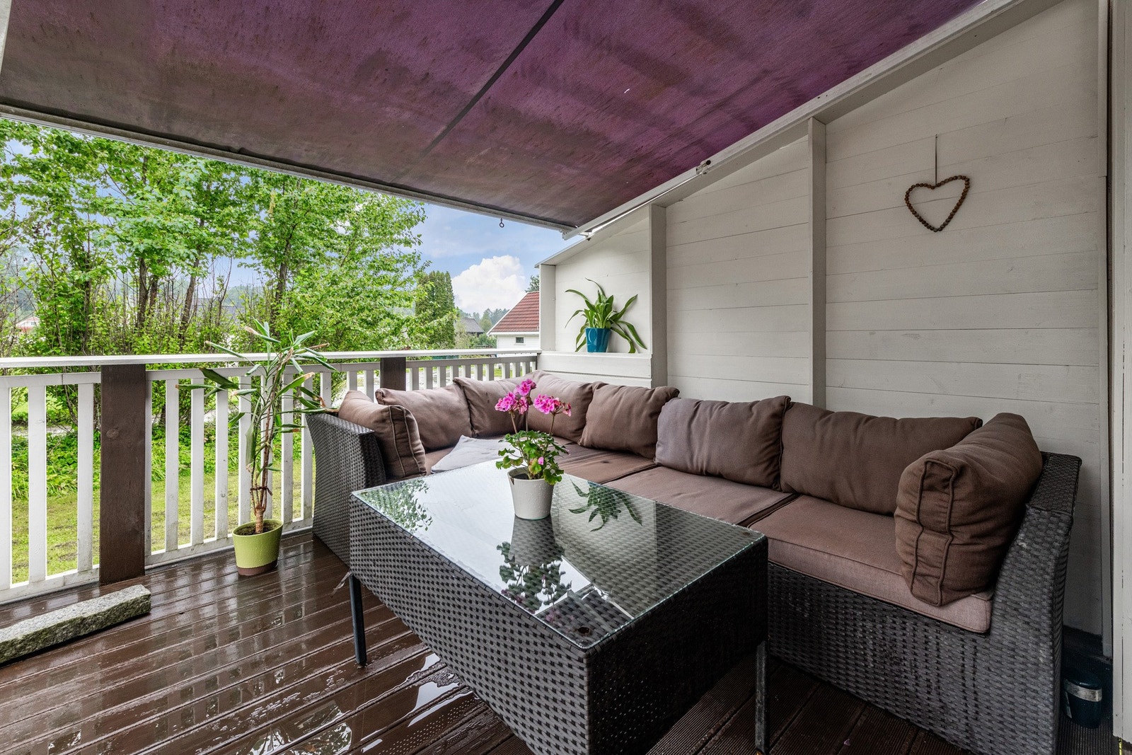 Her er det plass til sittegrupper og eventuelt grill. Galleribilde