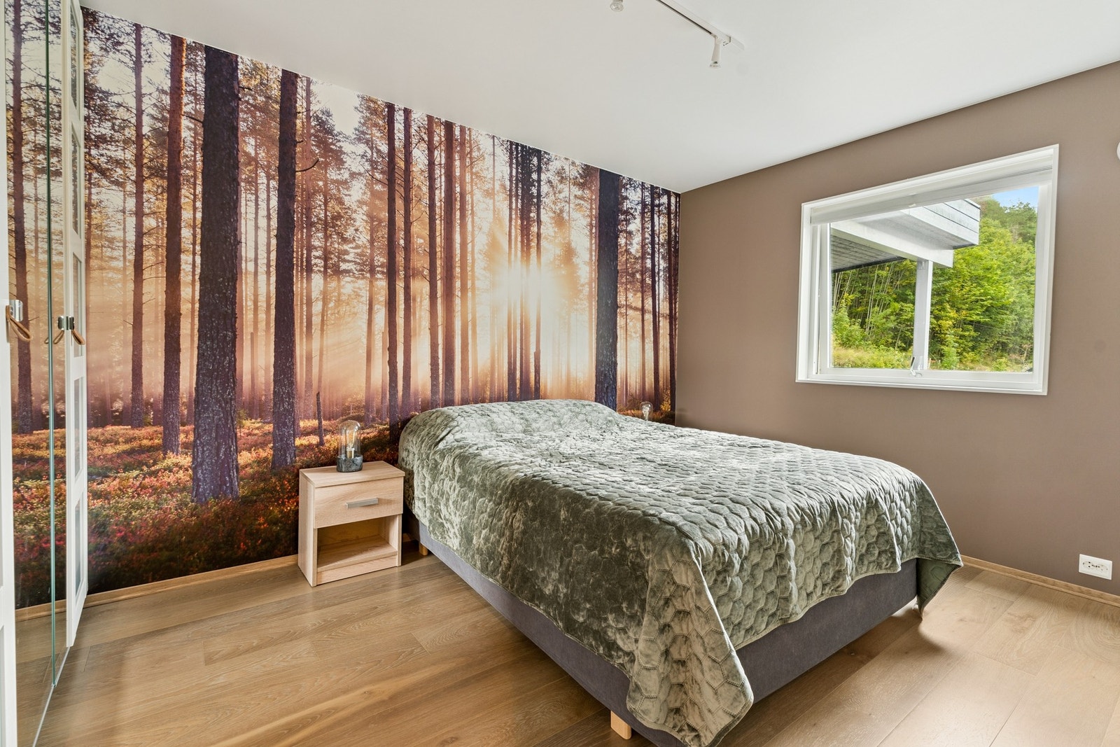 Soverom 2 er cirka 12.4 m² Galleribilde