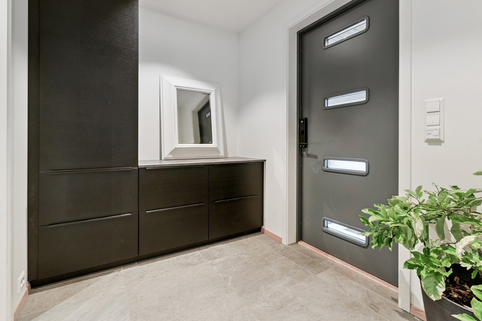 Entré, velkommen inn! Det er varmekabler i gulvet. Galleribilde