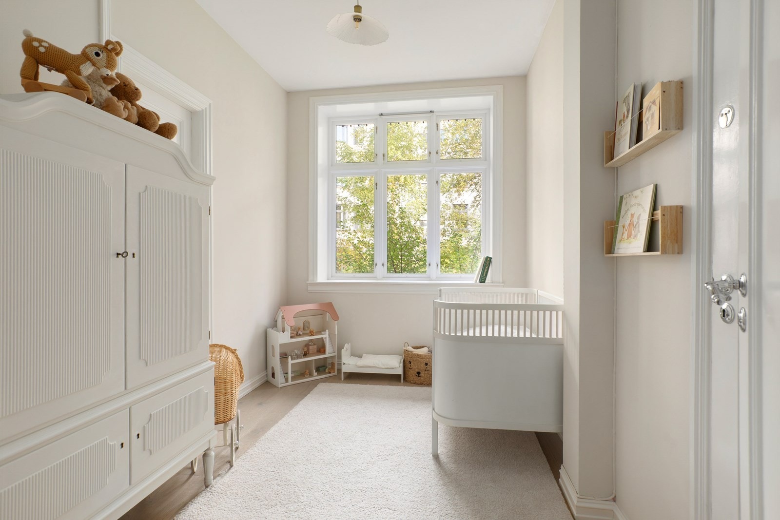 Soverom 2 er også av generøs størrelse og har mange bruksmuligheter. Galleribilde