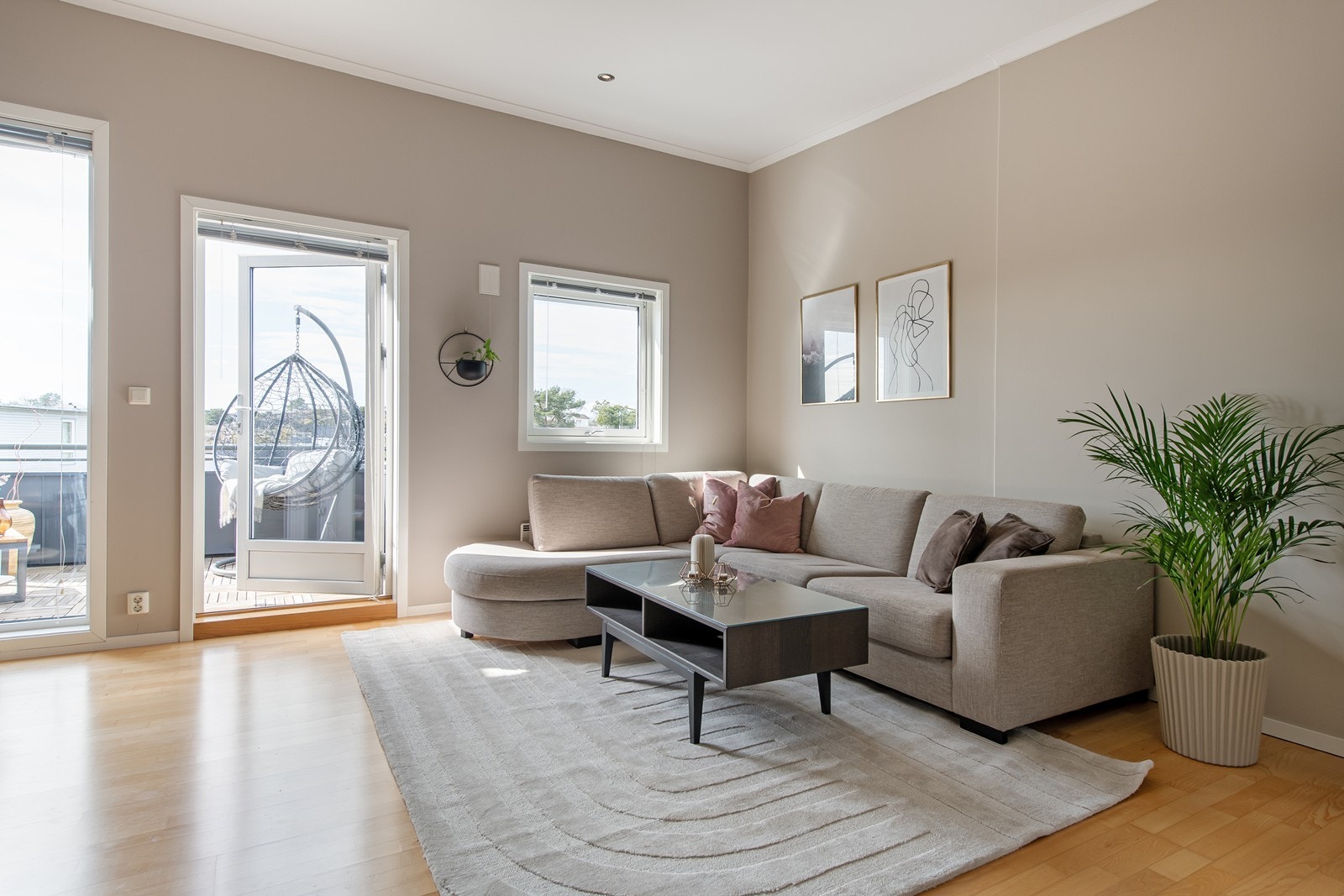 Vi tar turen på balkongen Galleribilde