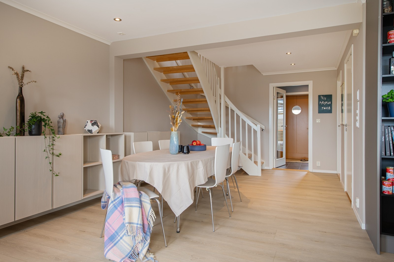 Her har du plass til et skikkelig langbord på viktige dager Galleribilde