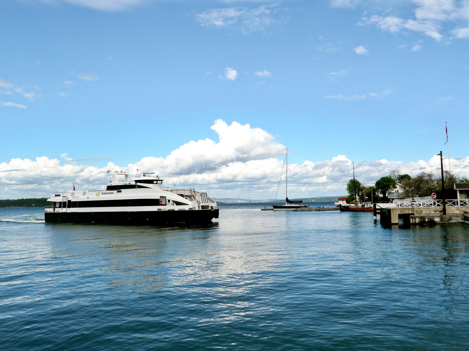 Hurtigbåt til Aker Brygge på 25 minutter Galleribilde