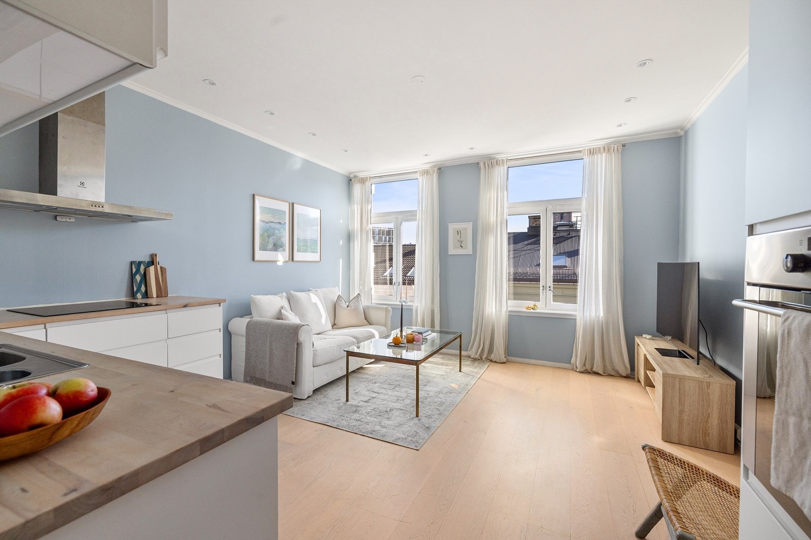 Leiligheten ligger i 4. etasje og inneholder entré, bad, to soverom, kjøkken og stue. Galleribilde