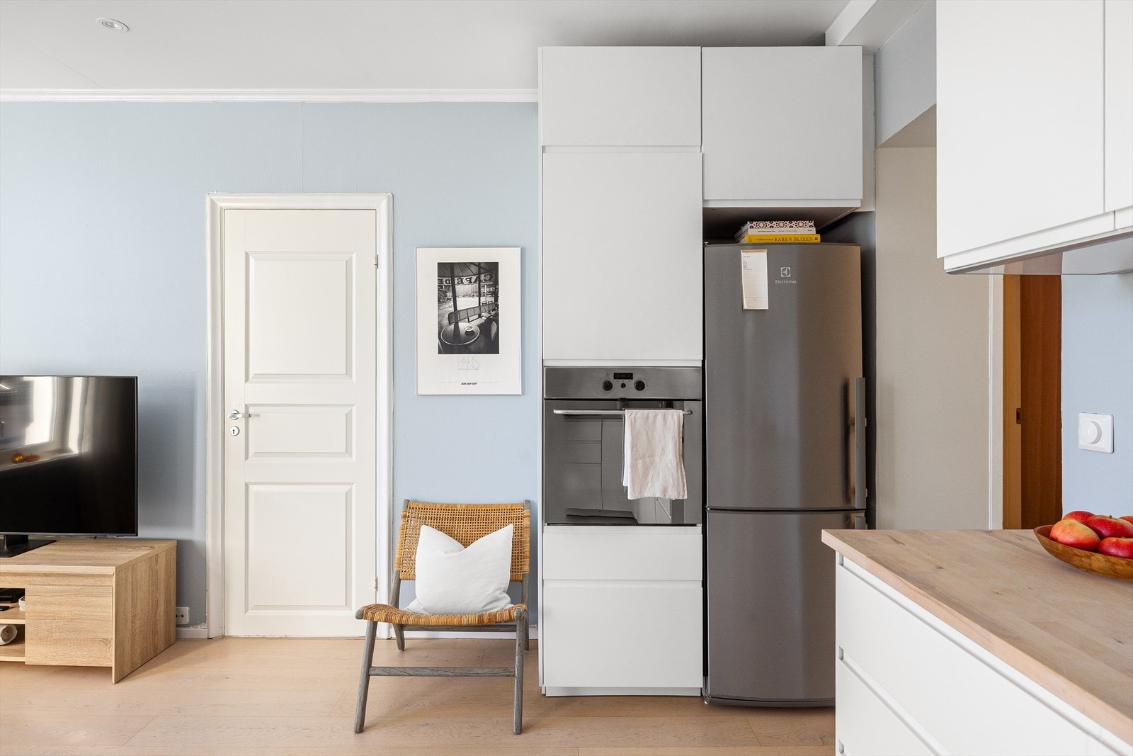 Det er adkomst til hovedsoverommet fra stuen. Galleribilde