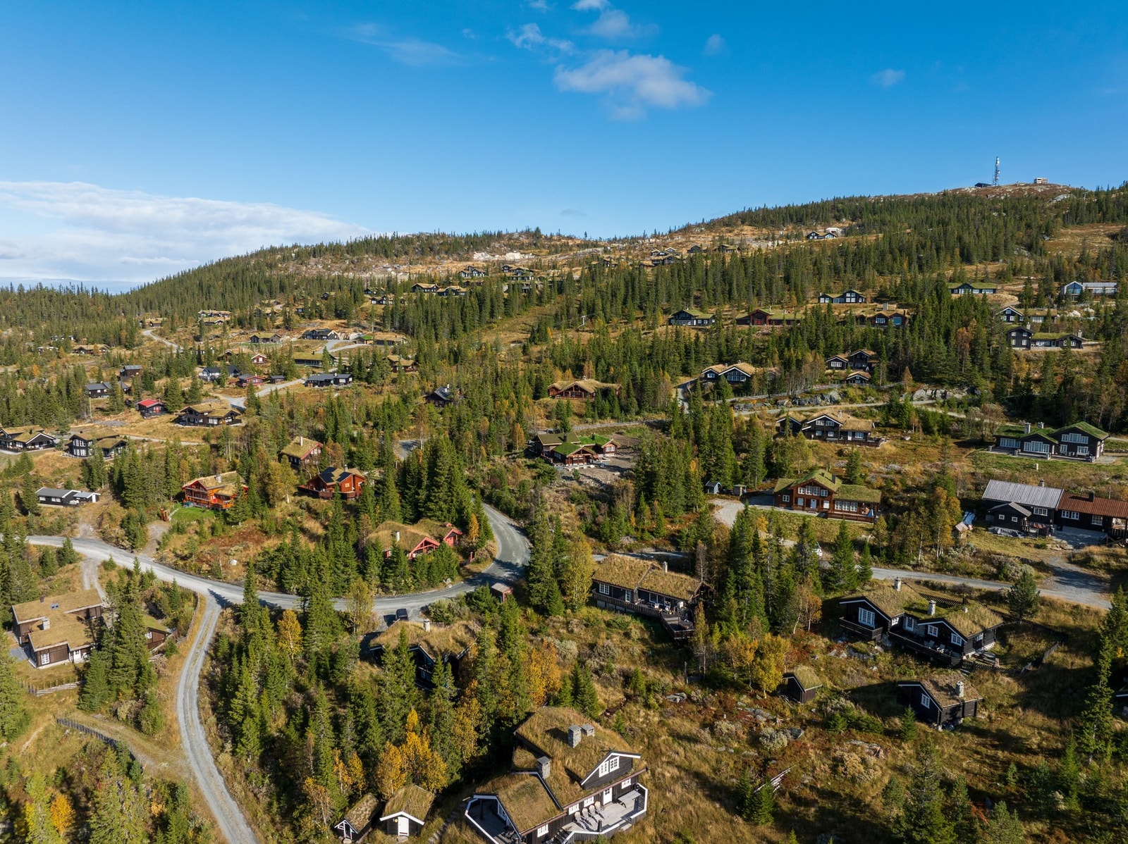 Natten-området byr på klassisk fjellhytteidyll, omgitt av natur og flotte solforhold. Galleribilde