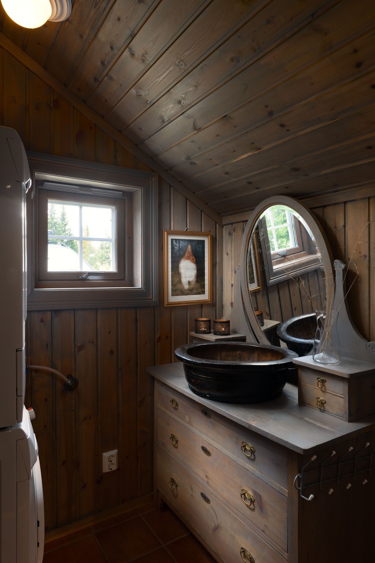 Bod / vaskerom med opplegg for vaskemaskin og tørketrommel. Galleribilde