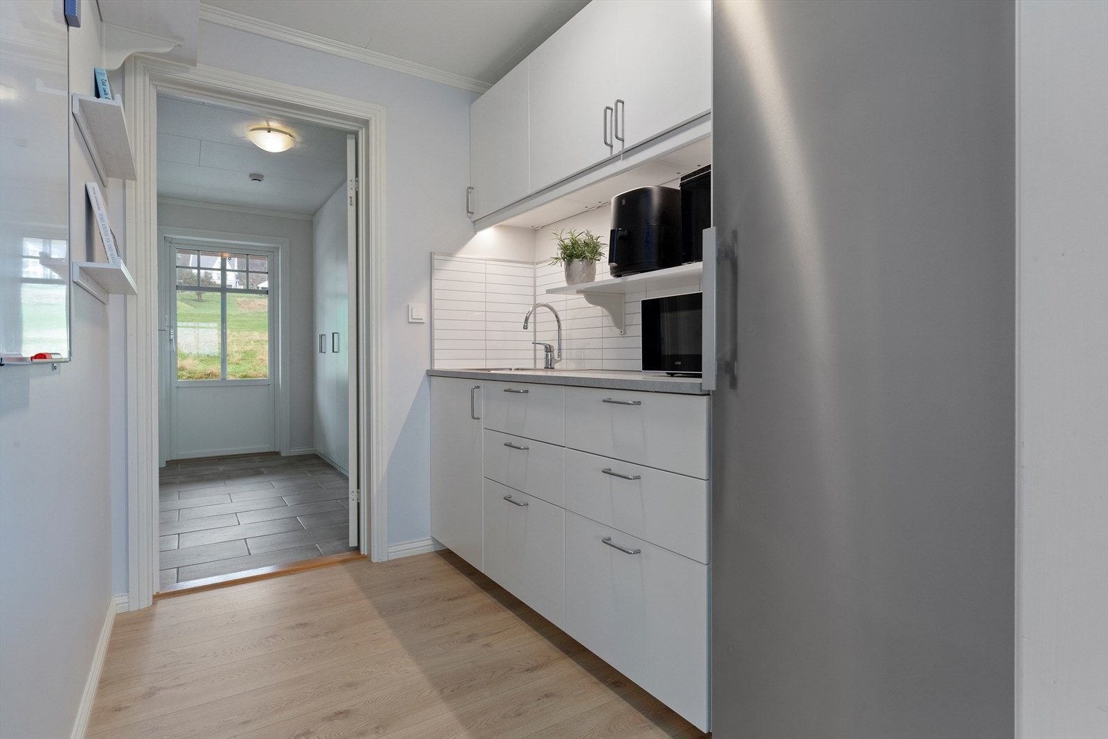 På grovkjøkken får du plass til de fleste kjøkkenmaskiner Galleribilde