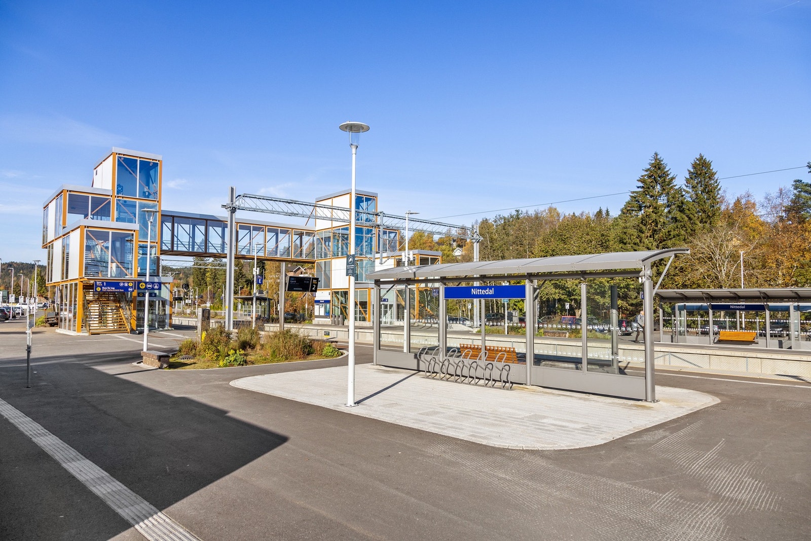 Nittedal stasjon er i gangavstand fra huset. Galleribilde