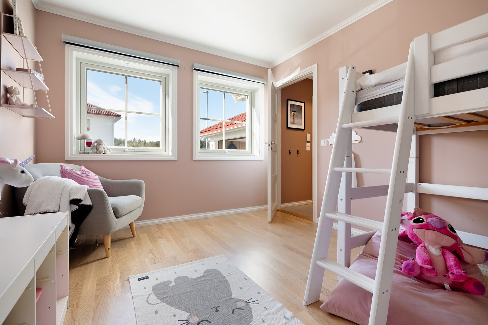 Perfekt som barnerom, gjesterom og/eller kontor - alt etter ønske og behov. Galleribilde