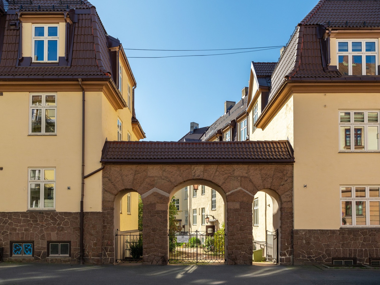 Nei, du er ikke på slottet, du er i Bentsebrugata 3. Galleribilde