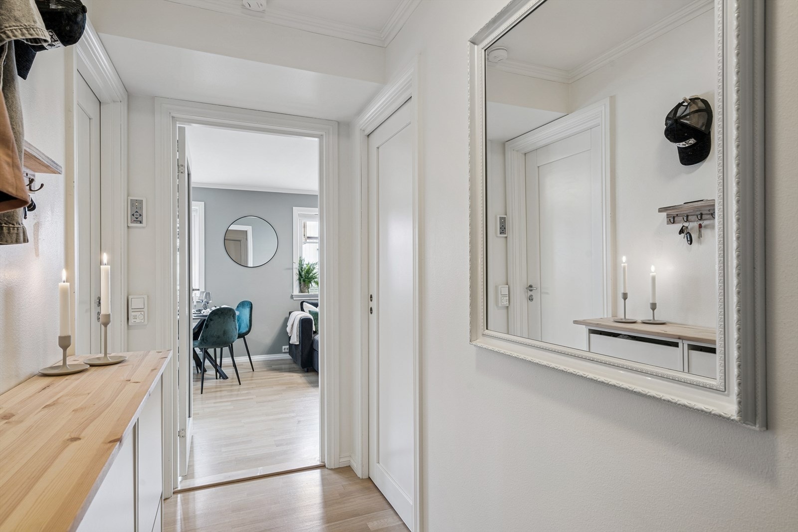 Romslig entré på 4,5 kvm. Galleribilde