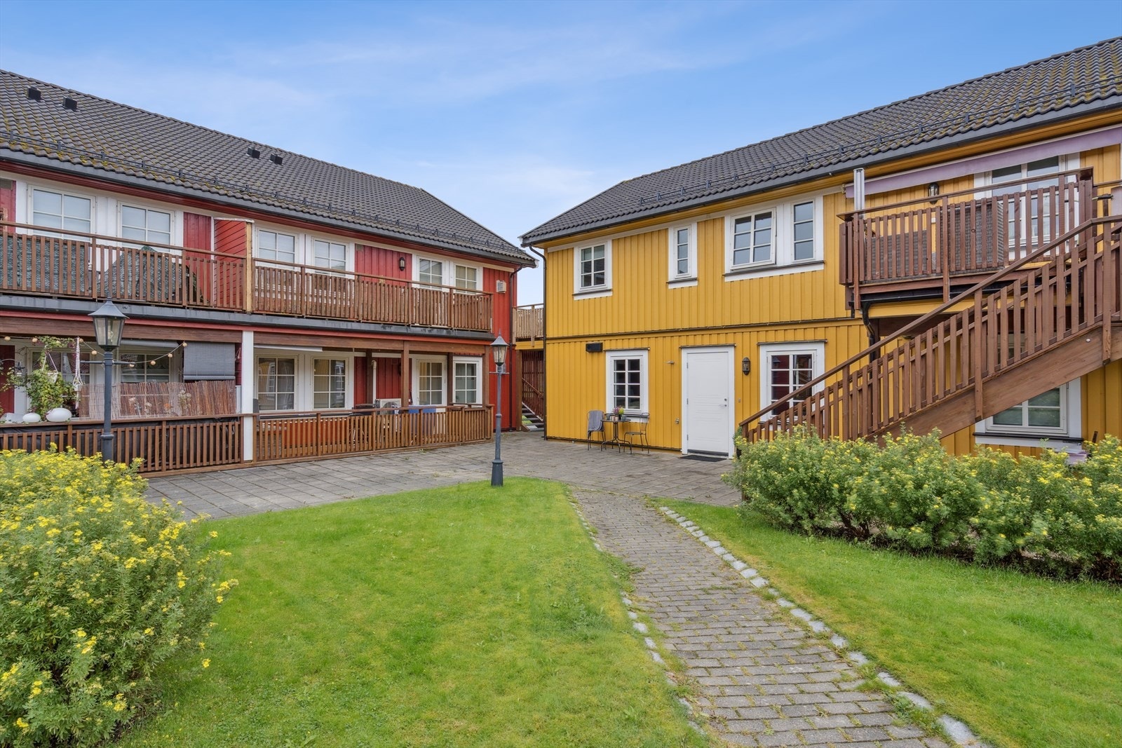 Husbyhagen er en rolig og fin plass å bo med flere kvartal som danner koselige tun med plen, park og lekeområder. Galleribilde