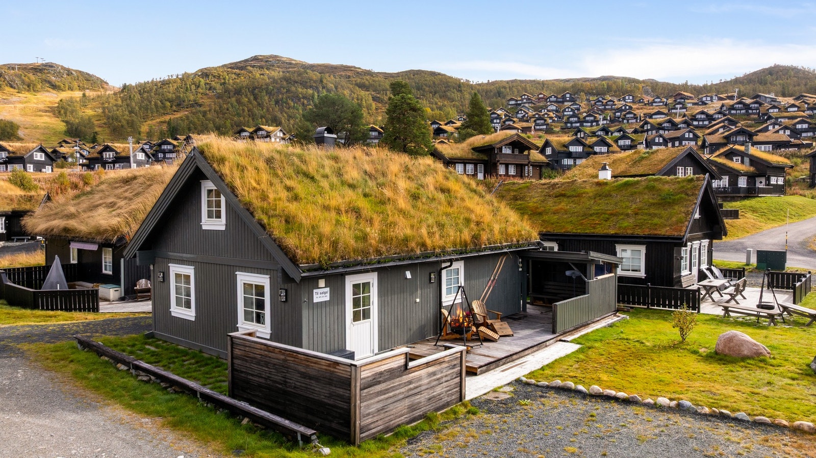 Flotte terrasser og frittstående bod i vedlikeholdsfri Kebony Galleribilde