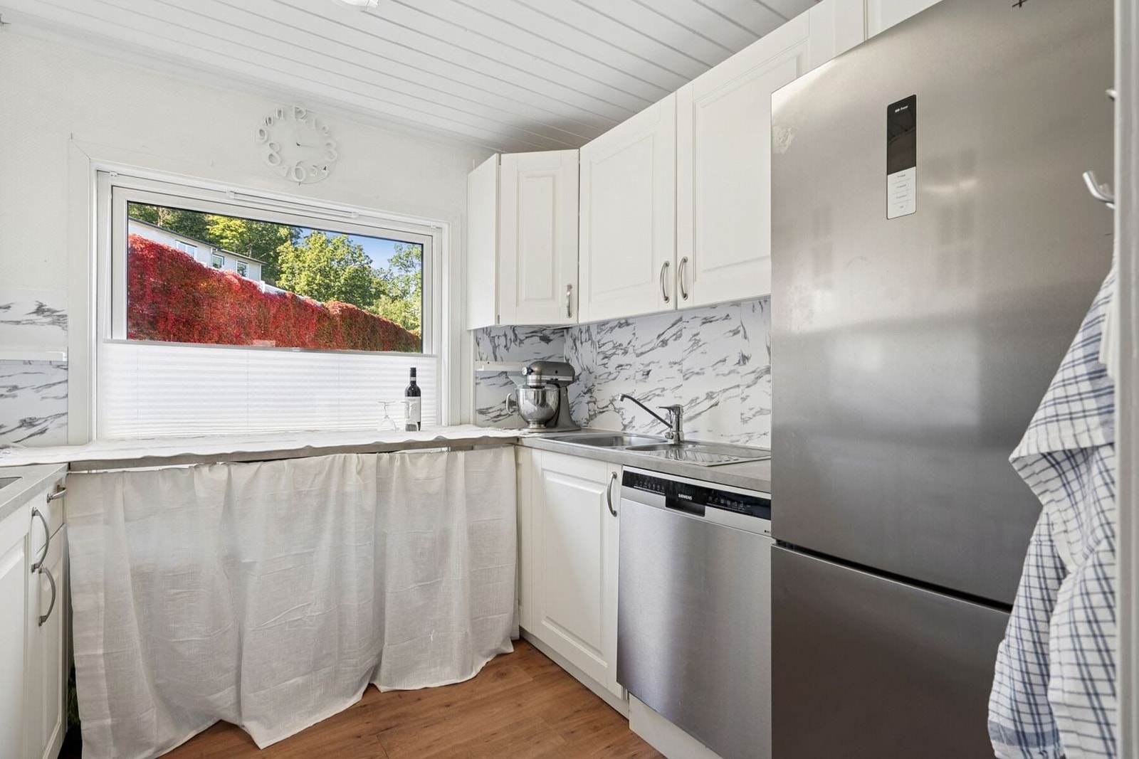 På kjøkkenet er det også en oppvaskmaskin. Galleribilde