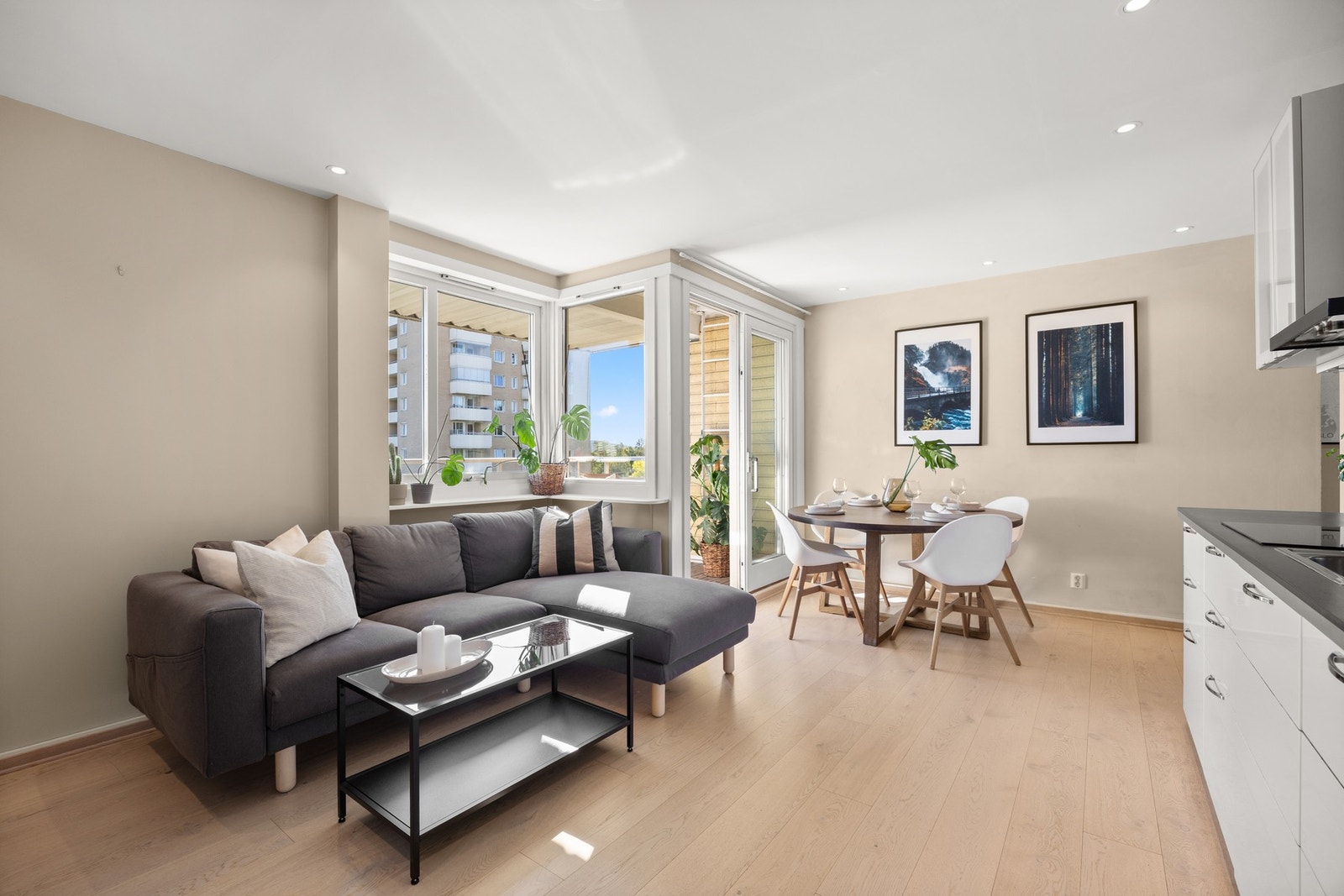 Eiendomsmegler Silvia Vahl v/Privatmegleren Kvartal har gleden av å presentere Enebakkveien 164! Galleribilde