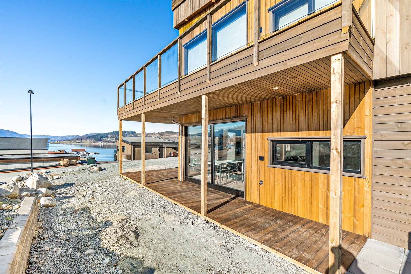 Leiligheten har en spennende fasade og disponibelt uteområde Galleribilde