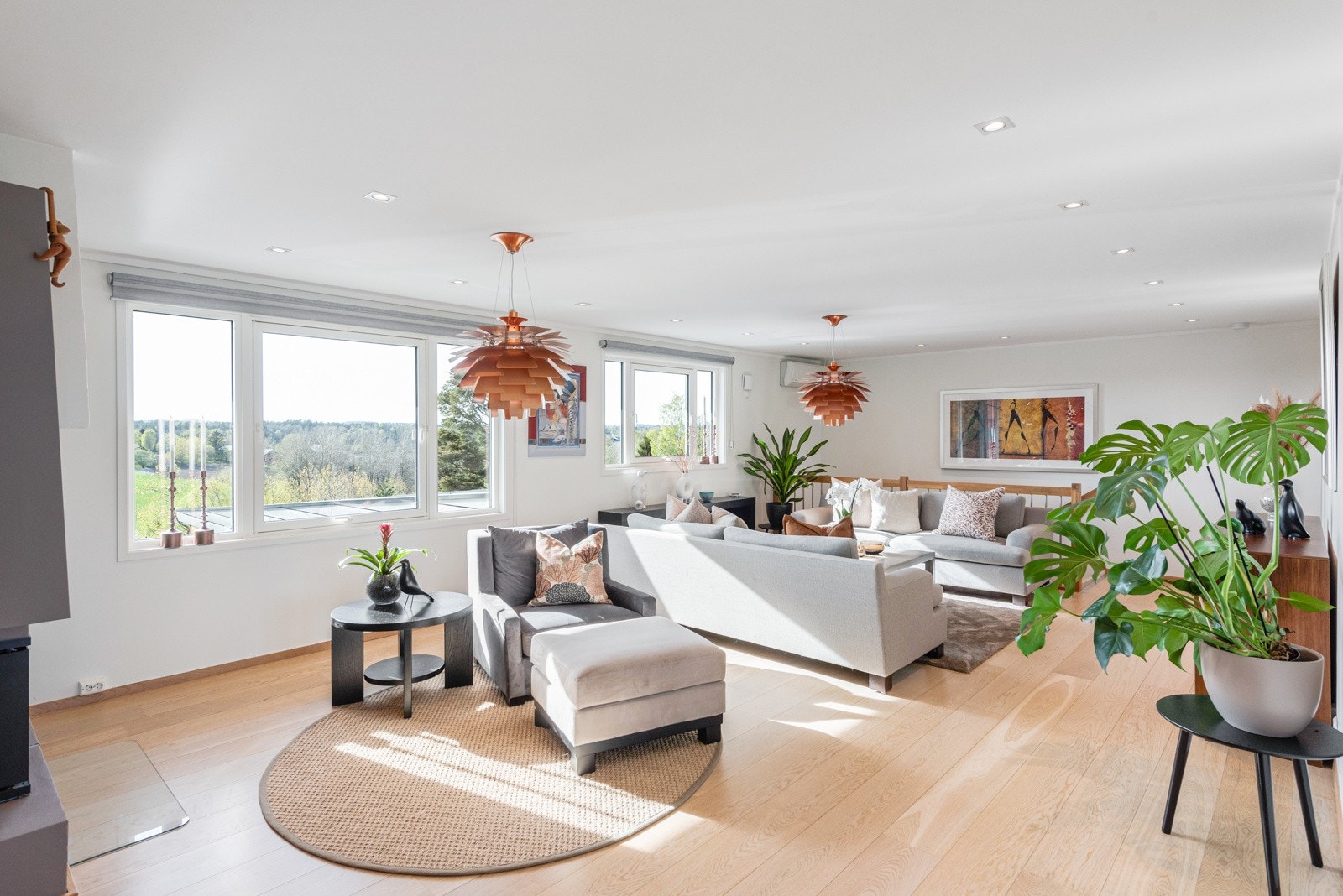 Her kan du nyte flott utsikt over omkringliggende områder mot vest Galleribilde