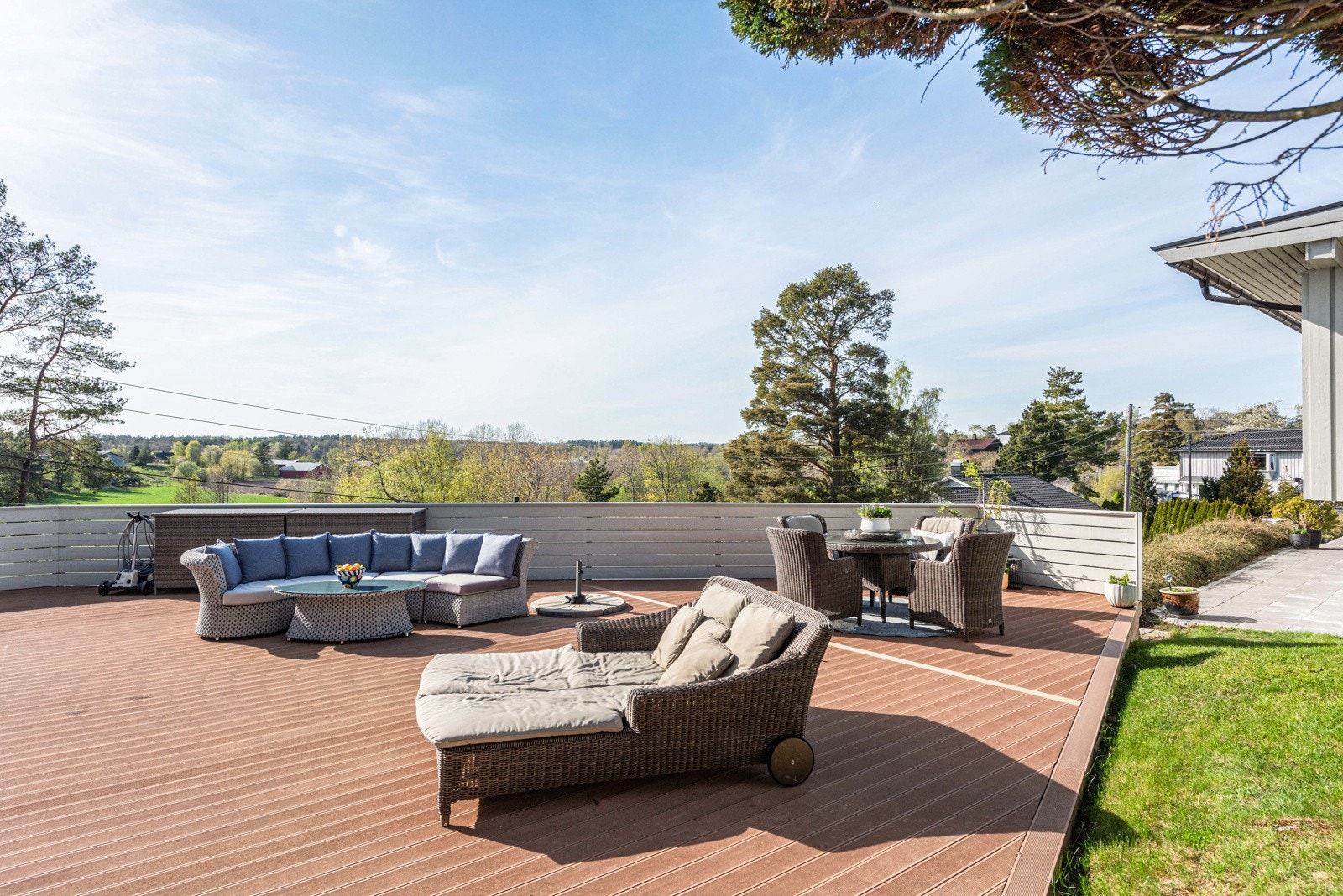 Nydelig utsikt over omkringliggende områder mot vest Galleribilde