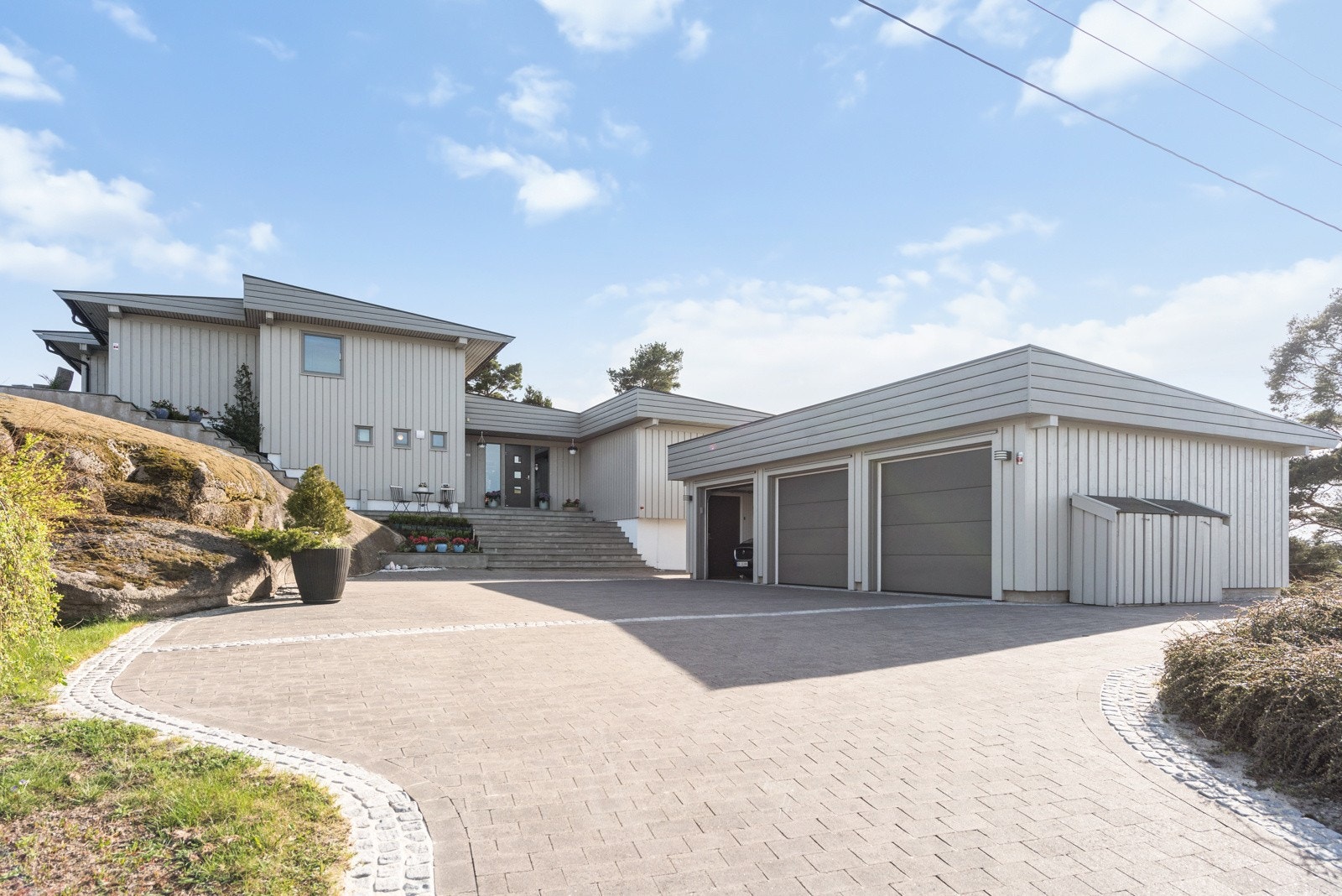 3 garasjer - en drøm for mange! Galleribilde