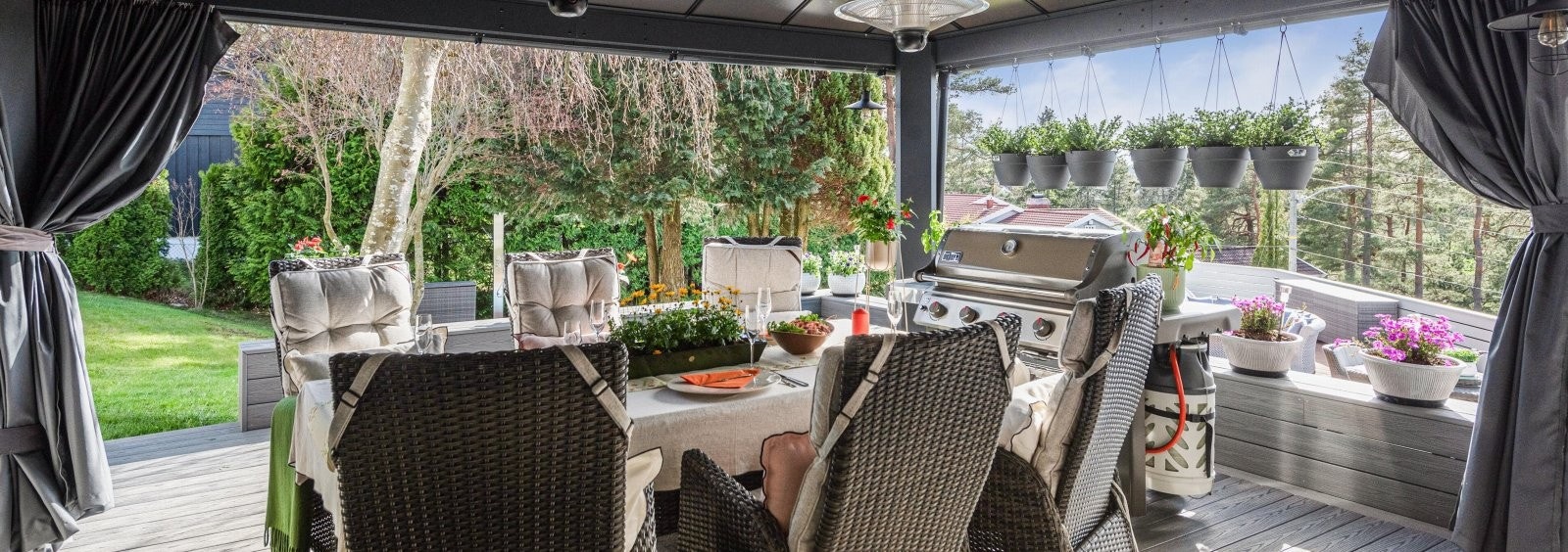 Inviter til middag med havets delikatesser eller fyr opp grillen Galleribilde