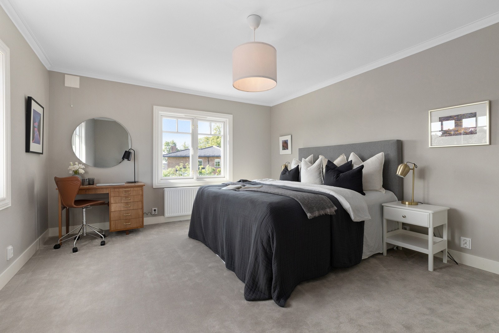 Fra de andre rommene er det utsikt mot Ekeberg og mot Oslofjorden Galleribilde