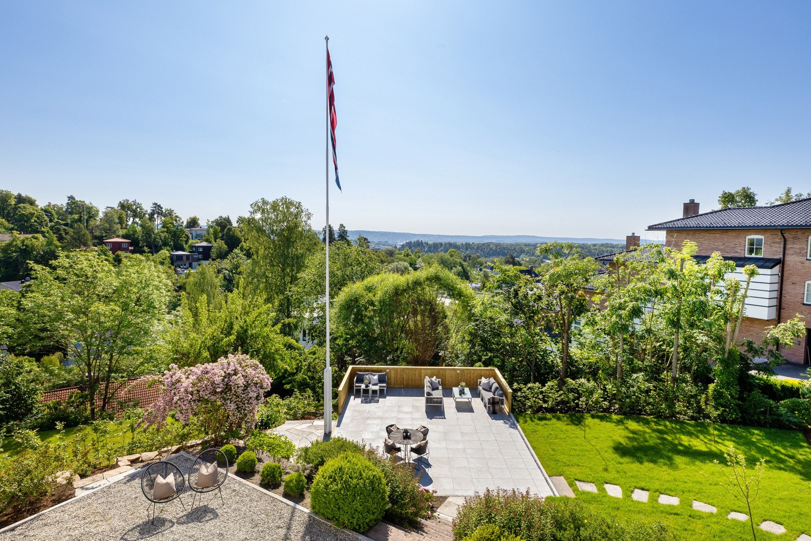 Her er det god plass til lek, avslapning og sosiale sammenkomster Galleribilde