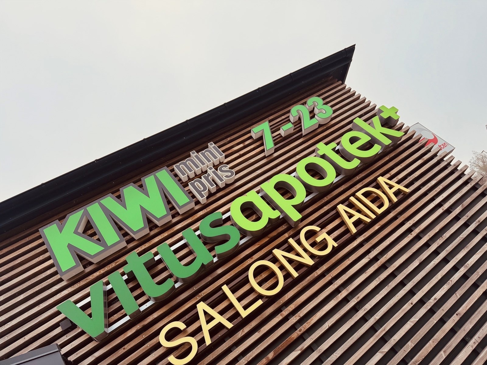 Det er kun noen få hundre meter til Kiwi dagligvareforretning på Vear Galleribilde