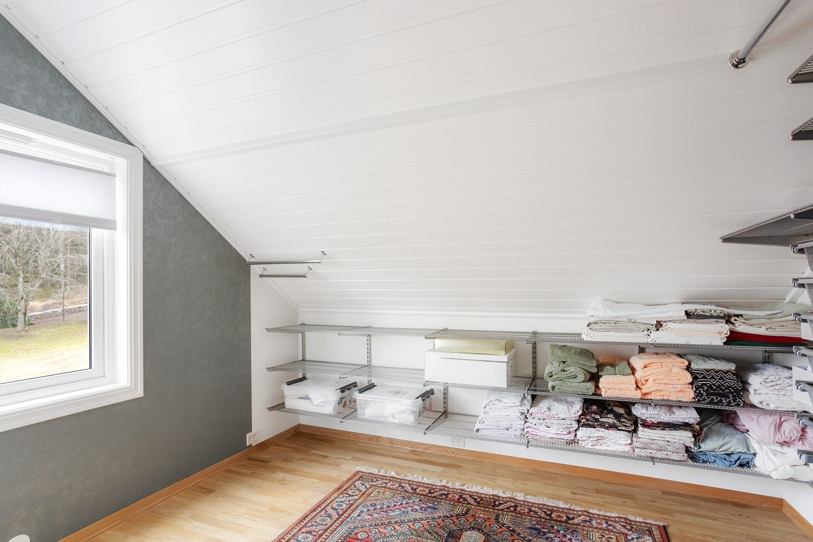 Hovedsoverommet har direkte adkomst til Walk-in closet. Galleribilde