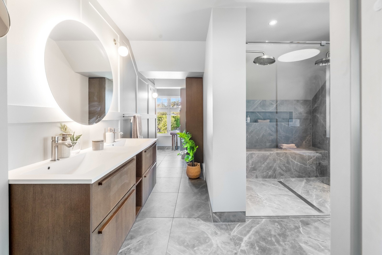 Badet i 2. etasje ble renovert i 2024 og er utpreget smakfult designet. Galleribilde