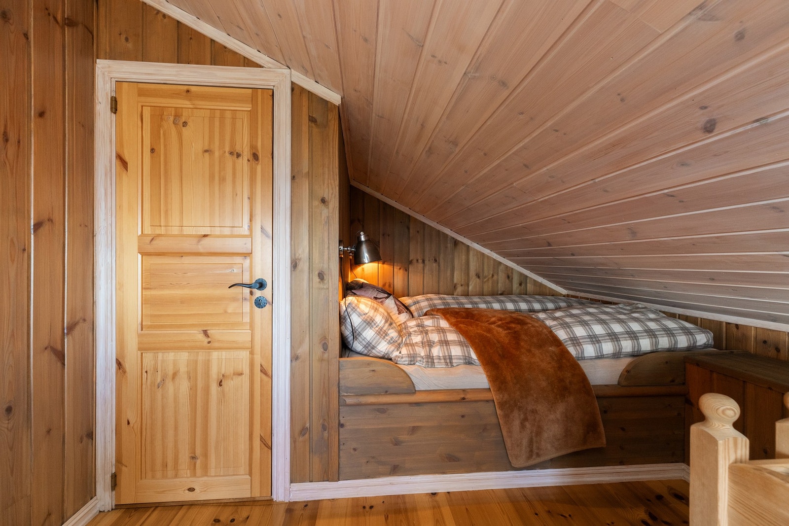 Vi gjør oppmerksom på at rømningsvei er kommentert i tilstandsrapport, se mer informasjon under ferdigattest i salgsoppgaven eller vedlagt tilstandsrapport Galleribilde