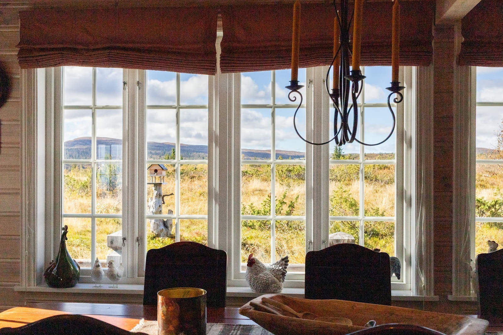 Utsikten kan også nytes fra spisestuen også Galleribilde