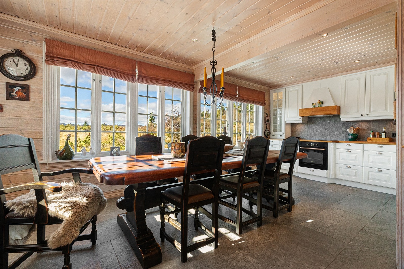 Ett flott kjøkken levert av Solheim Trevare Galleribilde