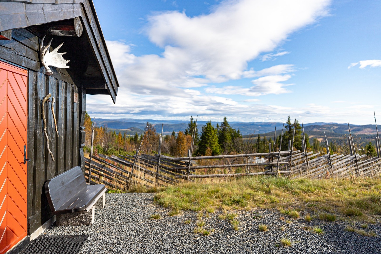Flere fine utesoner rundt bebyggelsen Galleribilde