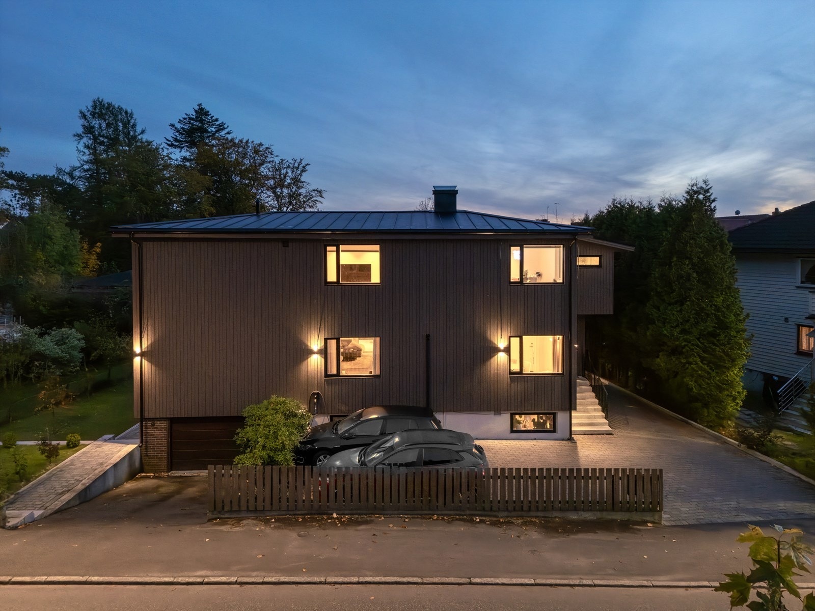 Du kan boltre deg i hele eiendommen selv, eller så kan man fint leie ut deler av eiendommen dersom du ikke trenger alle 300 kvm. Galleribilde