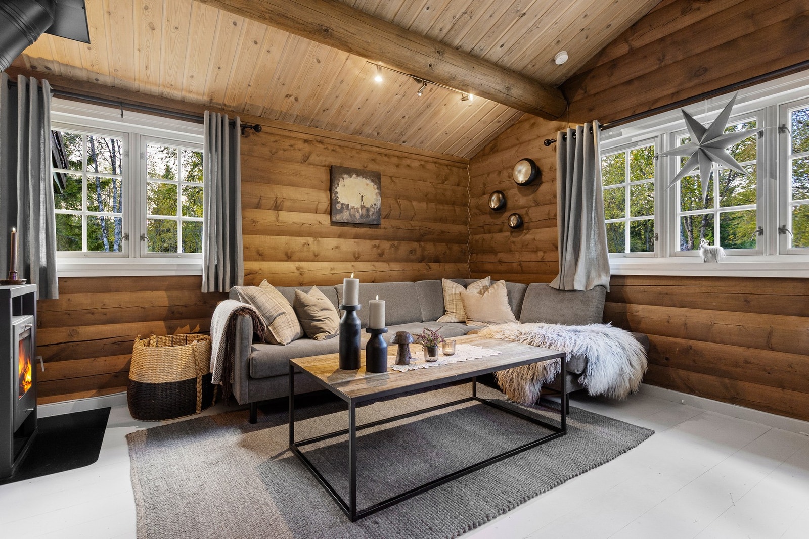 Flott stue med den gode hyttefølelsen Galleribilde