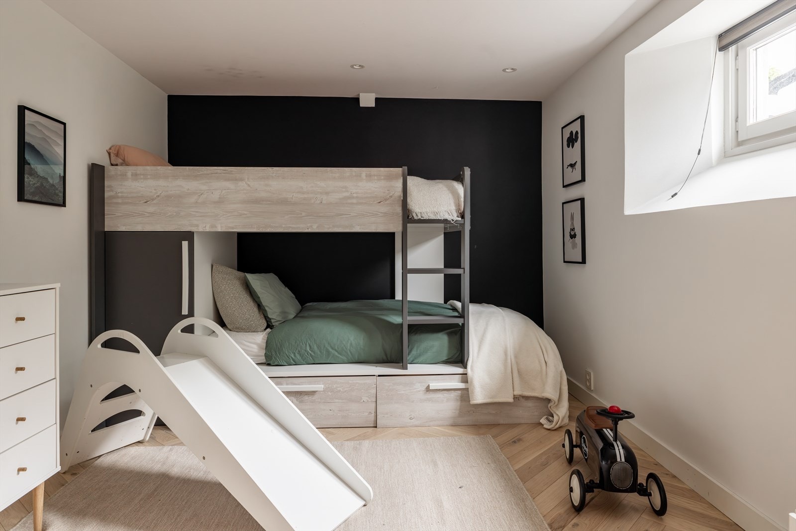 Det andre rommet blir i dag benyttet som barnerom Galleribilde