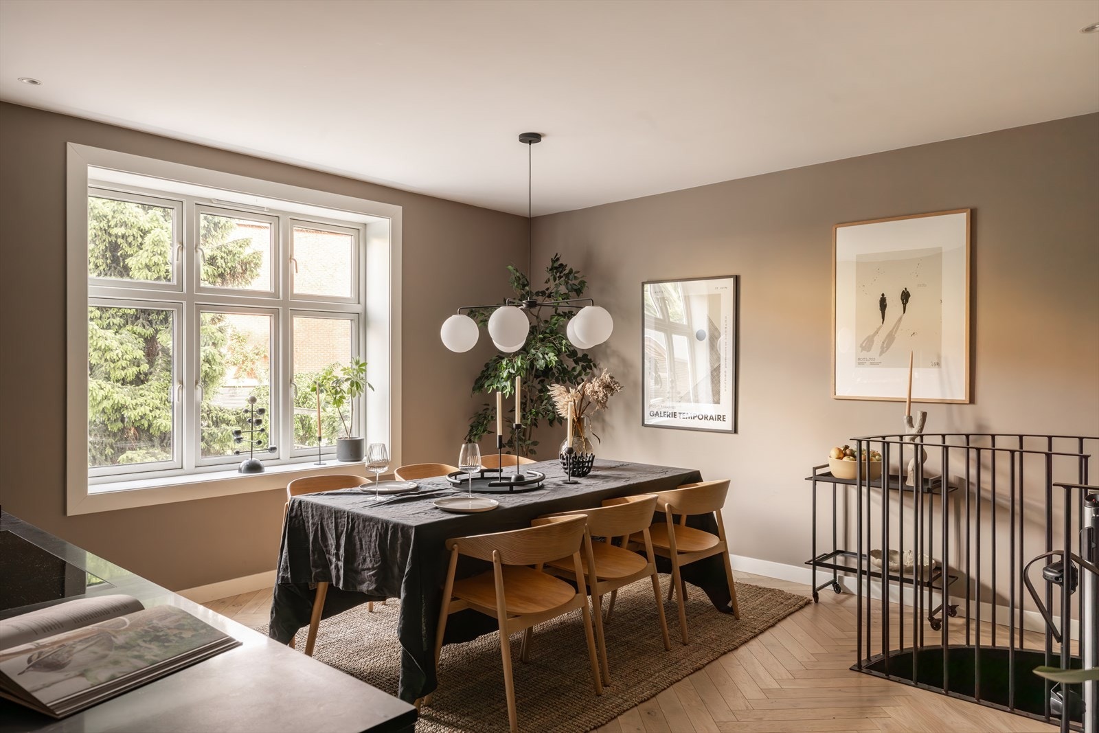 Rålekker, nyoppusset leilighet over to plan i klassisk bygård rett ved Torshovparken Galleribilde