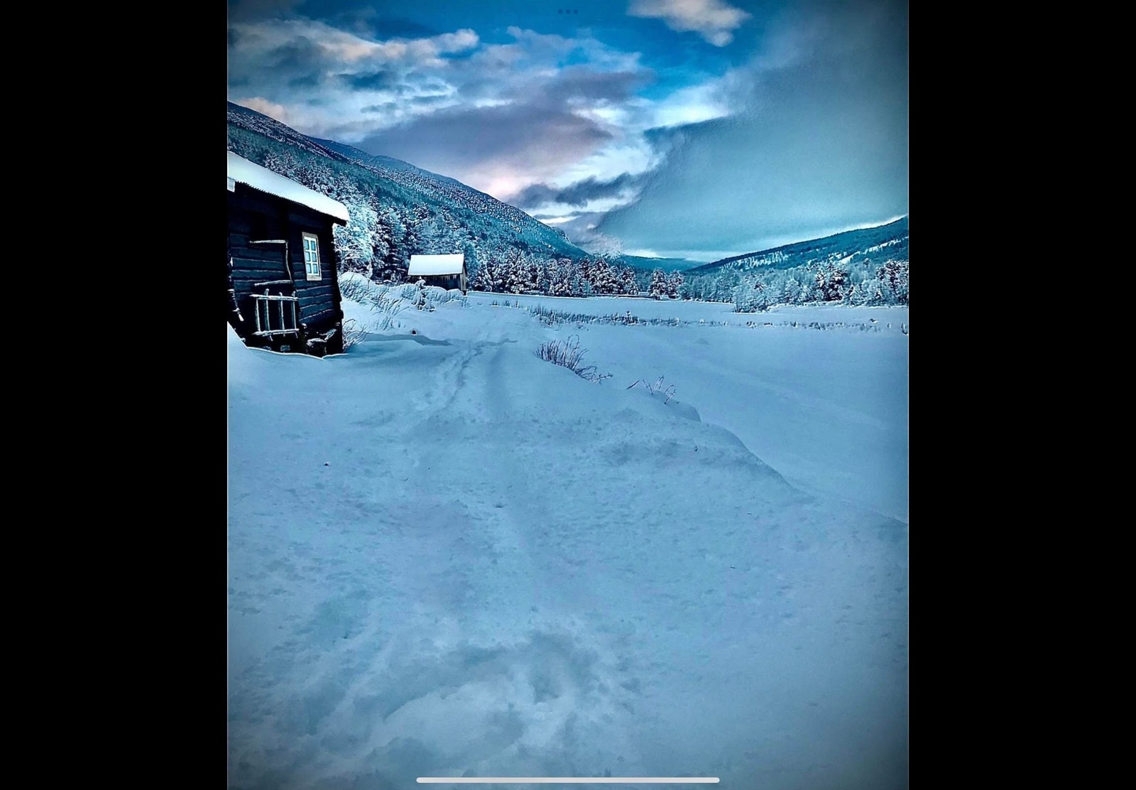 Vinter på hytta i Bråtå Galleribilde