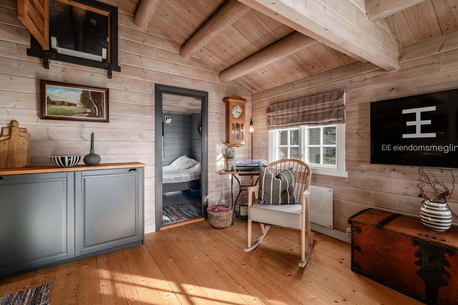 Hytta er på totalt 54 kvm og har meget god utnyttelse av rominndelinger og praktiske løsninger. Galleribilde